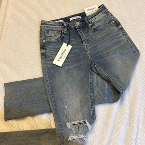 VIGOSS NWT Stevie crop straight size 24